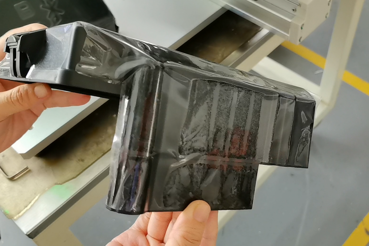 1754364022349854.png 電池蓋異型四邊覆膜.png